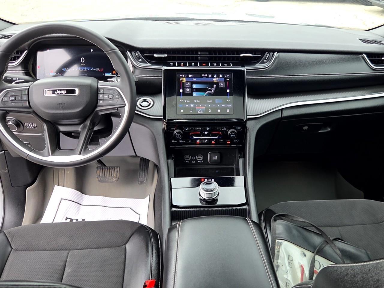2024 Jeep Grand Cherokee L ALTITUDE 4X4 Photo