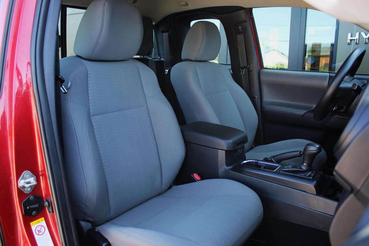 2018 Toyota Tacoma SR+ / FULLY CERTIFIED! Photo