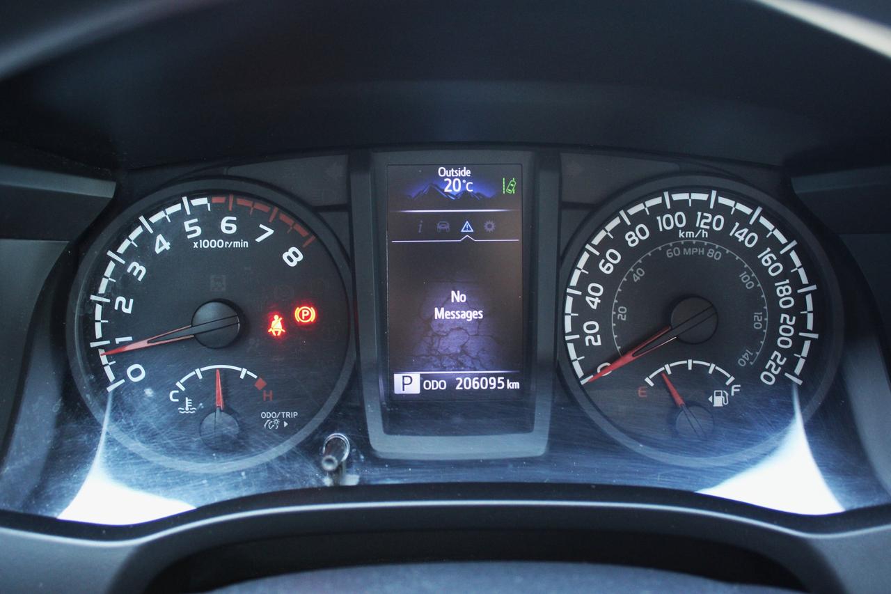 2018 Toyota Tacoma SR+ / FULLY CERTIFIED! Photo