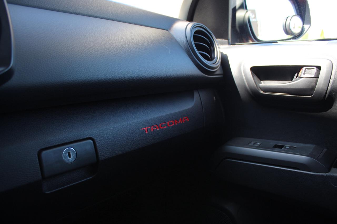 2018 Toyota Tacoma SR+ / FULLY CERTIFIED! Photo