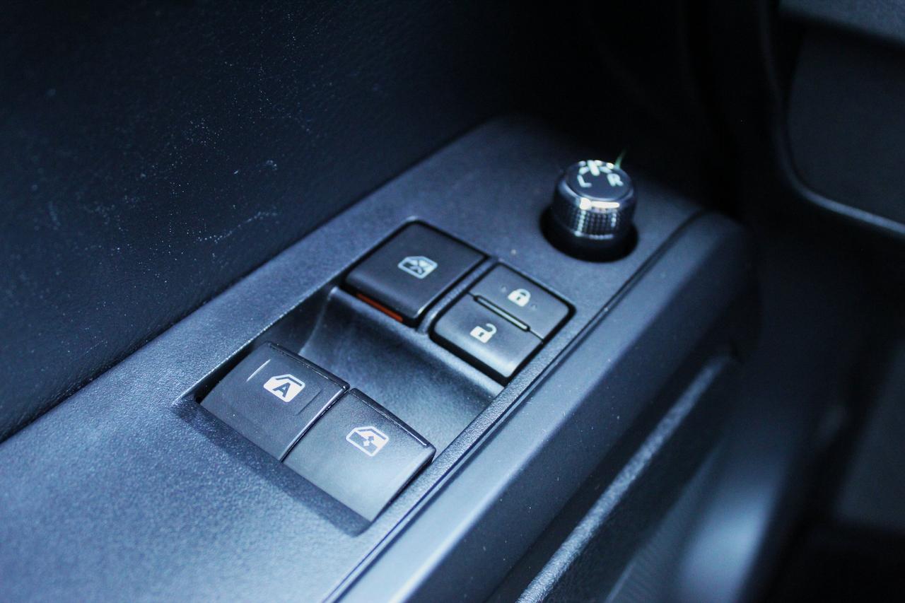 2018 Toyota Tacoma SR+ / FULLY CERTIFIED! Photo