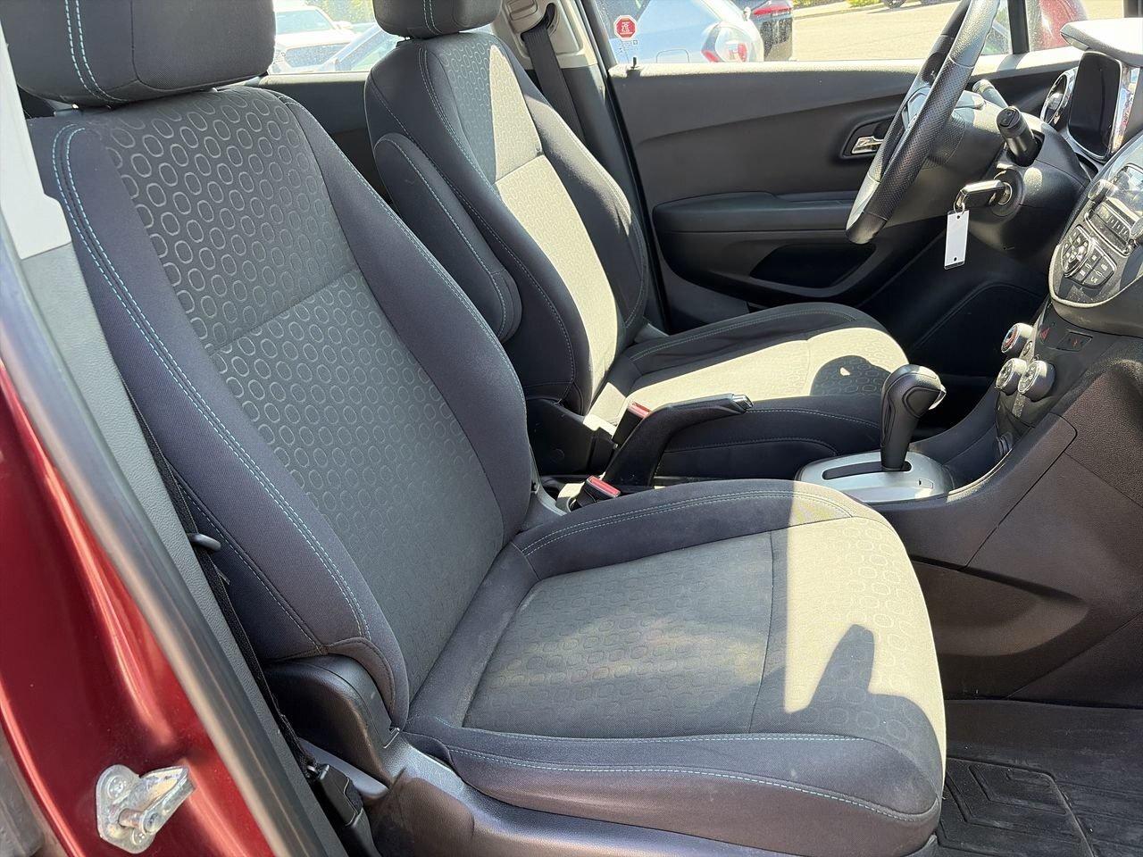 2014 Chevrolet Trax LS FWD CLOTH   BLUETOOTH CONNECTION   STEERING PHO Photo