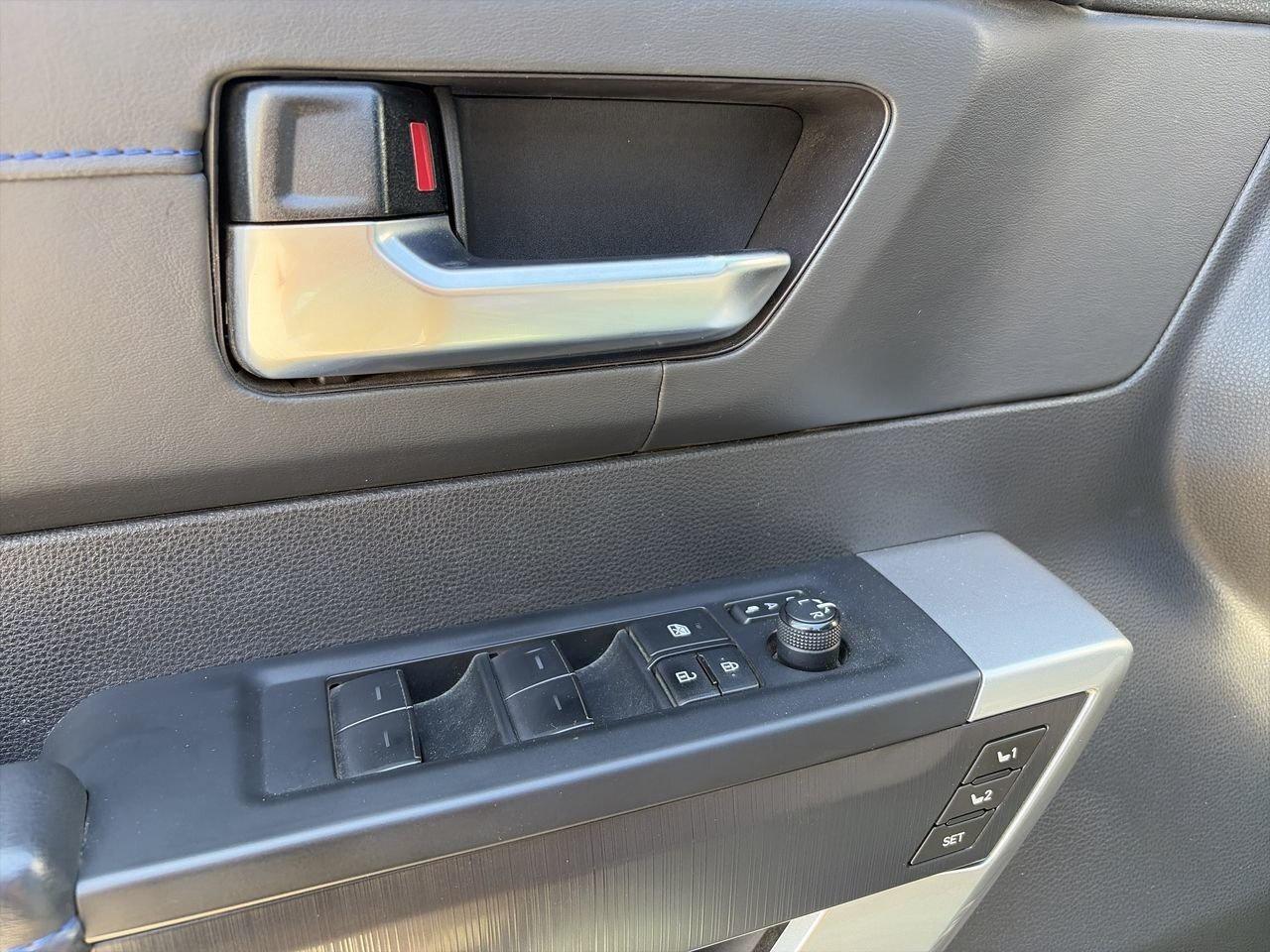 2022 Toyota Tundra CrewMax Platinum LEATHER  PANO SUNROOF   360 CAMER Photo
