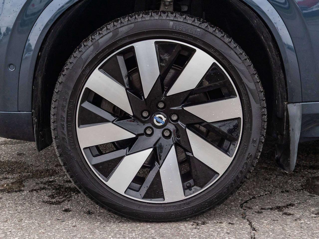 2023 Volvo XC90 Recharge Plug-In Hybrid Ultimate  ROOF  NAVI Photo