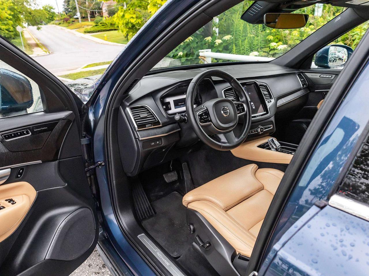 2023 Volvo XC90 Recharge Plug-In Hybrid Ultimate  ROOF  NAVI Photo