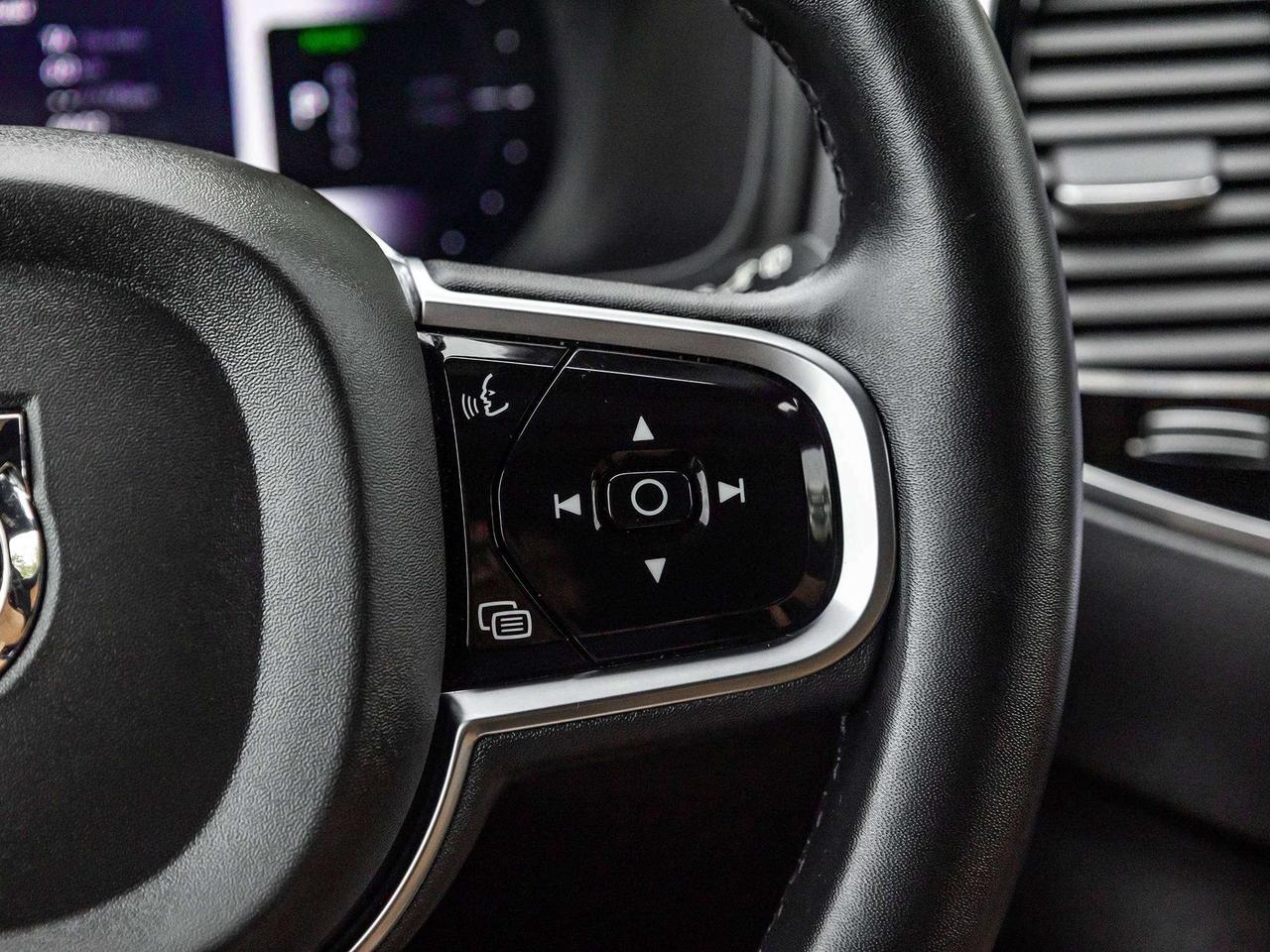 2023 Volvo XC90 Recharge Plug-In Hybrid Ultimate  ROOF  NAVI Photo