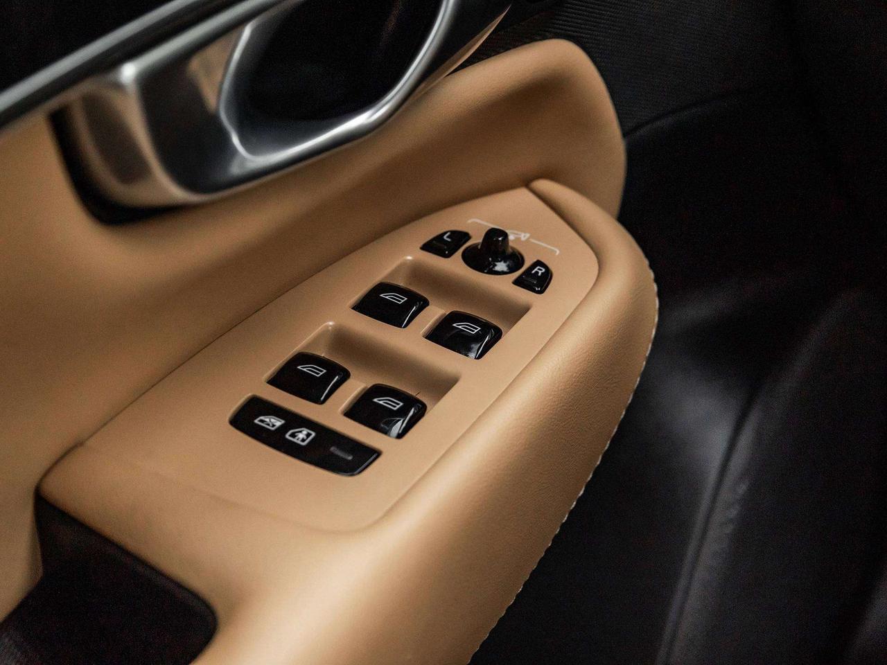 2023 Volvo XC90 Recharge Plug-In Hybrid Ultimate  ROOF  NAVI Photo