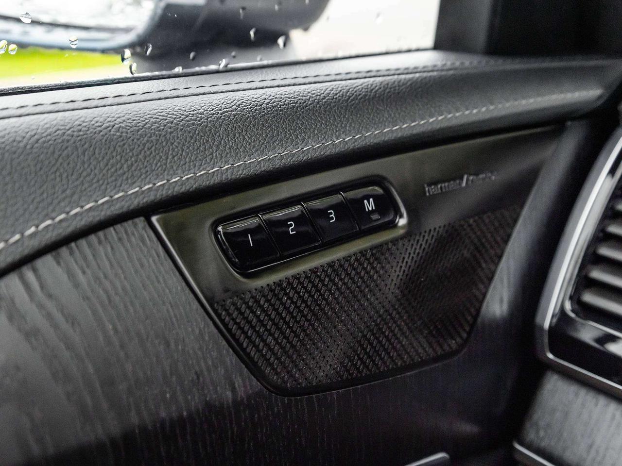 2023 Volvo XC90 Recharge Plug-In Hybrid Ultimate  ROOF  NAVI Photo