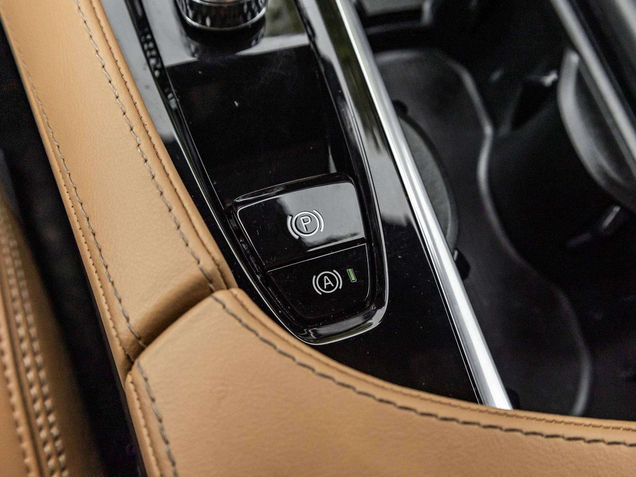 2023 Volvo XC90 Recharge Plug-In Hybrid Ultimate  ROOF  NAVI Photo