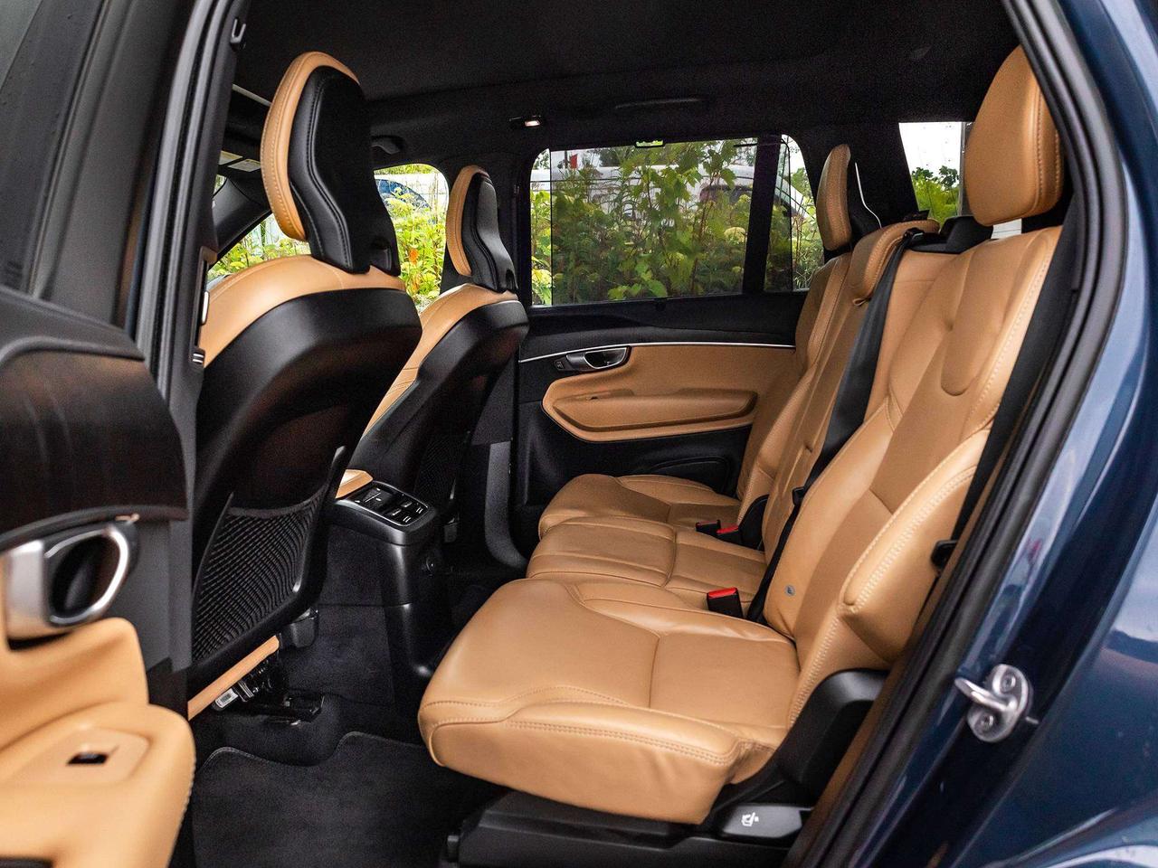 2023 Volvo XC90 Recharge Plug-In Hybrid Ultimate  ROOF  NAVI Photo