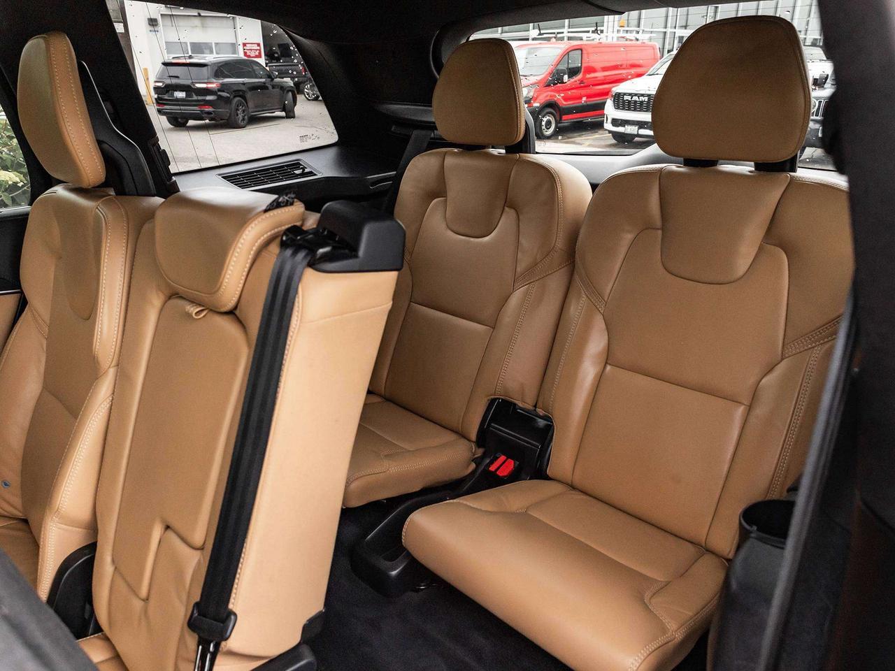 2023 Volvo XC90 Recharge Plug-In Hybrid Ultimate  ROOF  NAVI Photo