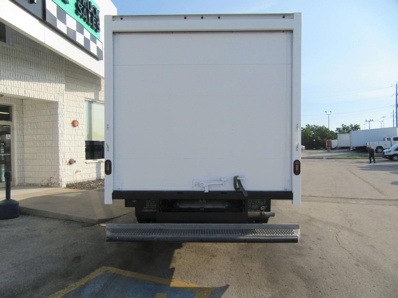 2019 Ford E-Series 16FT HIGH BOX CUBE VAN Photo