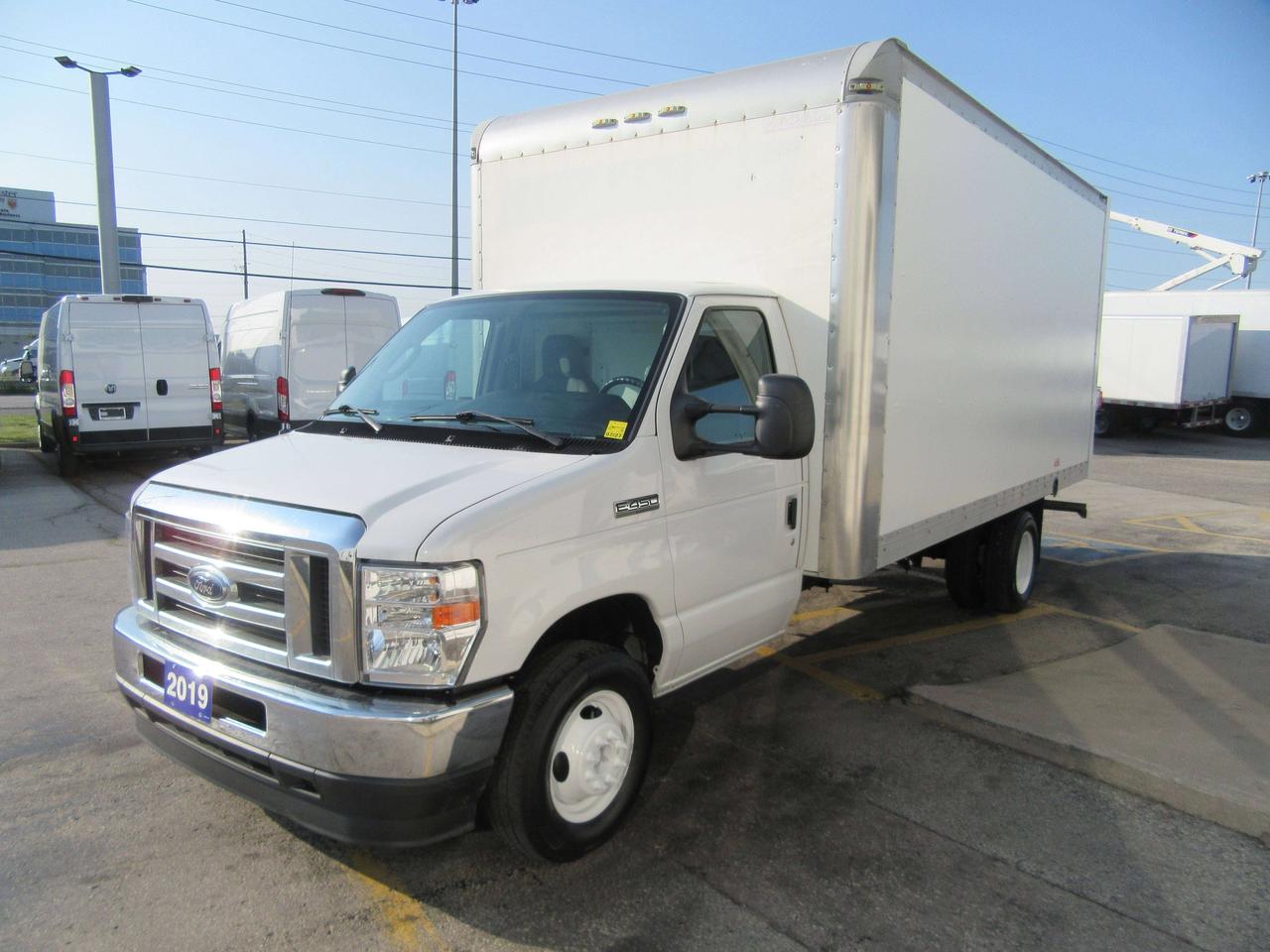 2019 Ford E-Series 16FT HIGH BOX CUBE VAN Photo