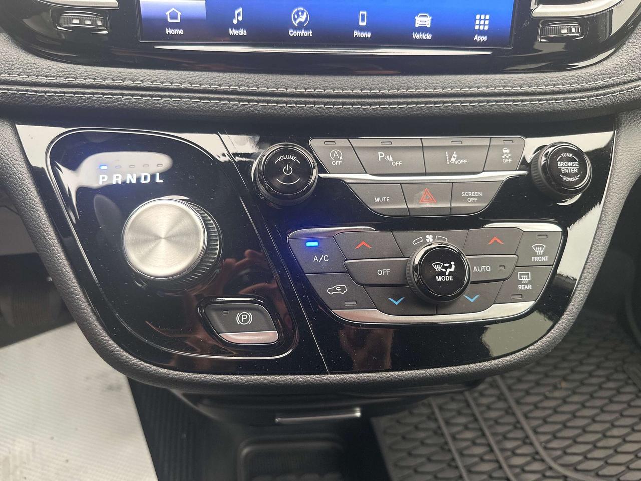 2025 Chrysler Pacifica Select Photo