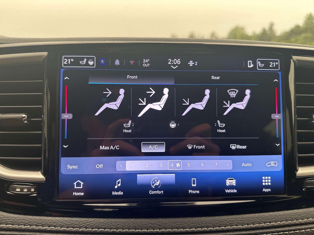 2025 Chrysler Pacifica Select Photo