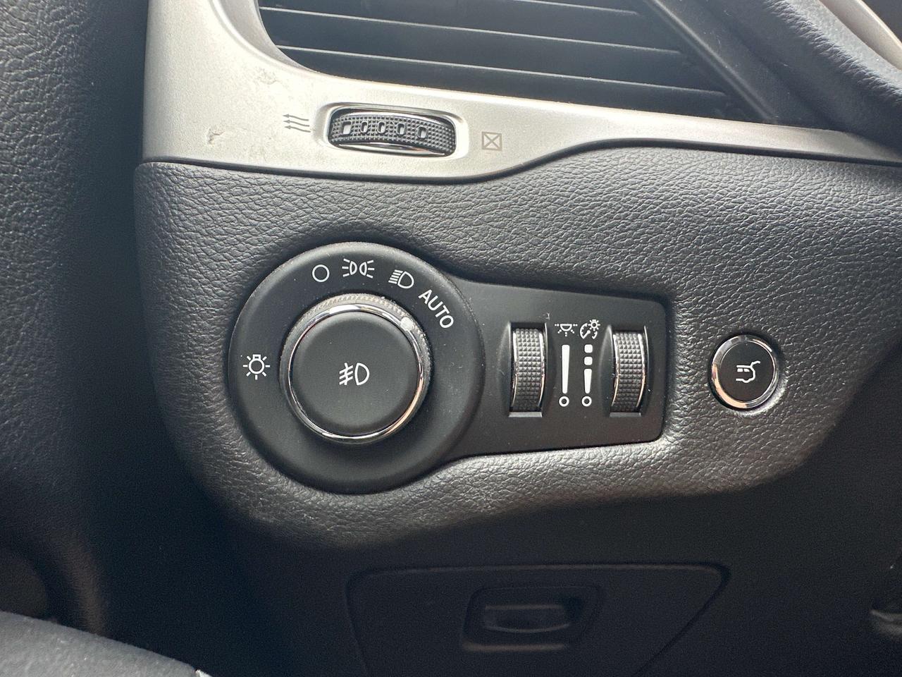 2018 Jeep Cherokee Trailhawk Leather Plus Photo