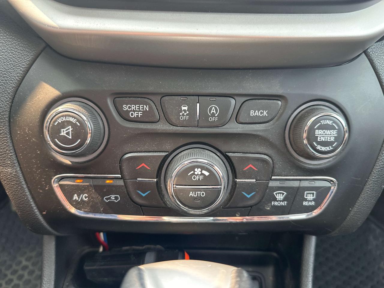 2018 Jeep Cherokee Trailhawk Leather Plus Photo