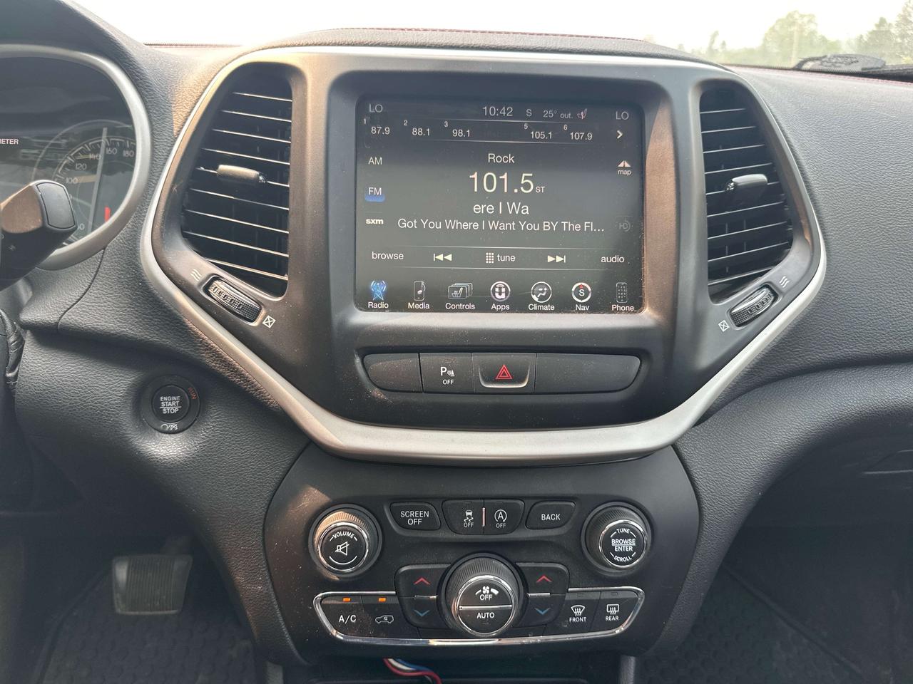 2018 Jeep Cherokee Trailhawk Leather Plus Photo