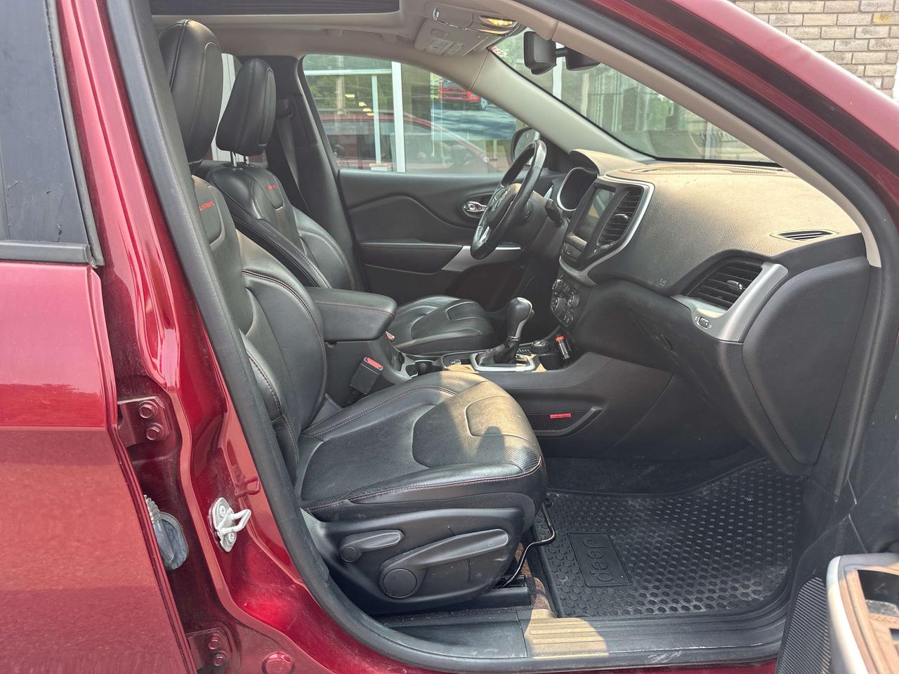 2018 Jeep Cherokee Trailhawk Leather Plus Photo