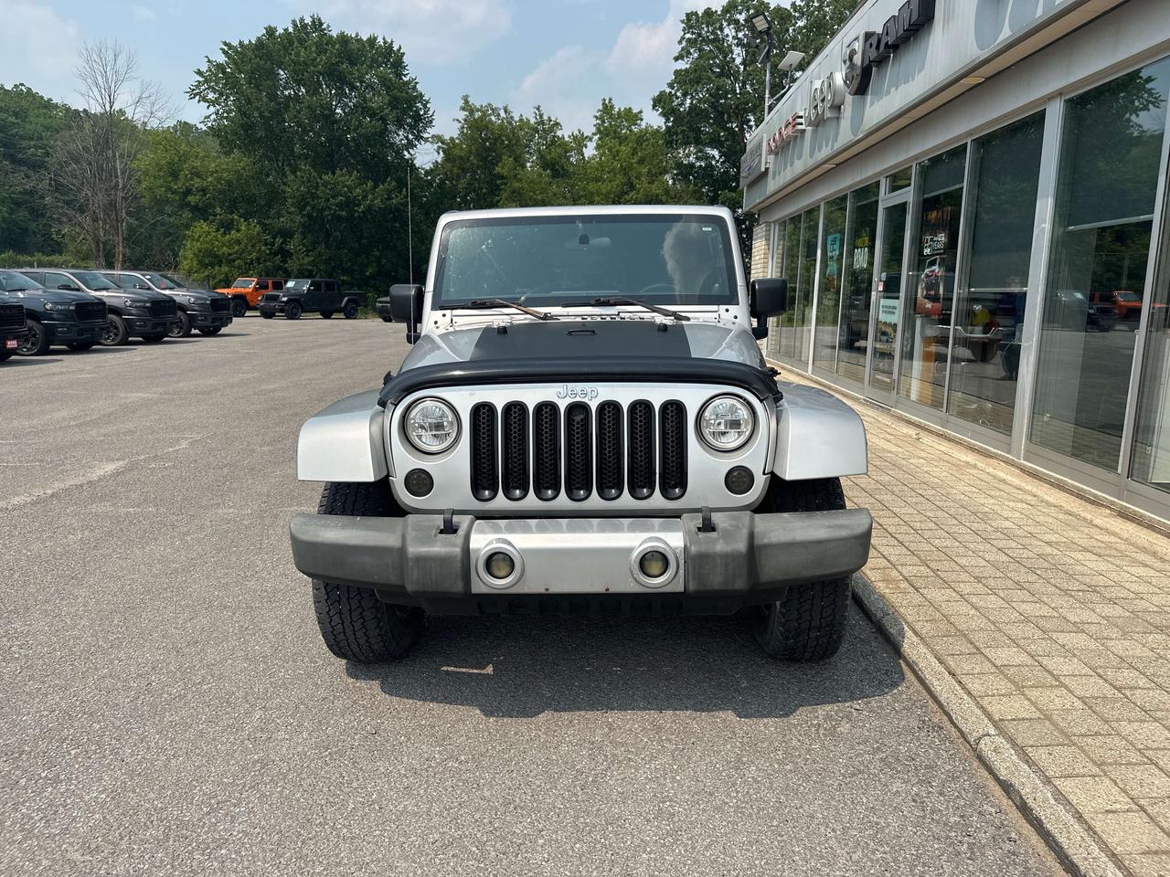 2012 Jeep Wrangler Sahara Photo1