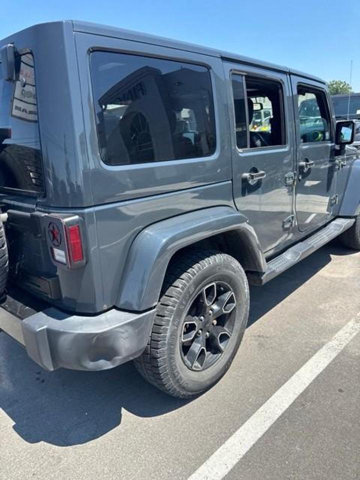 2017 Jeep WRANGLER UNLIMITED Sahara 4dr 4x4 Photo