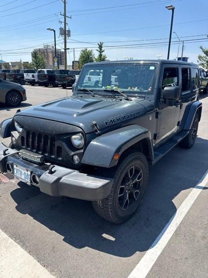 2017 Jeep WRANGLER UNLIMITED Sahara 4dr 4x4 Photo0