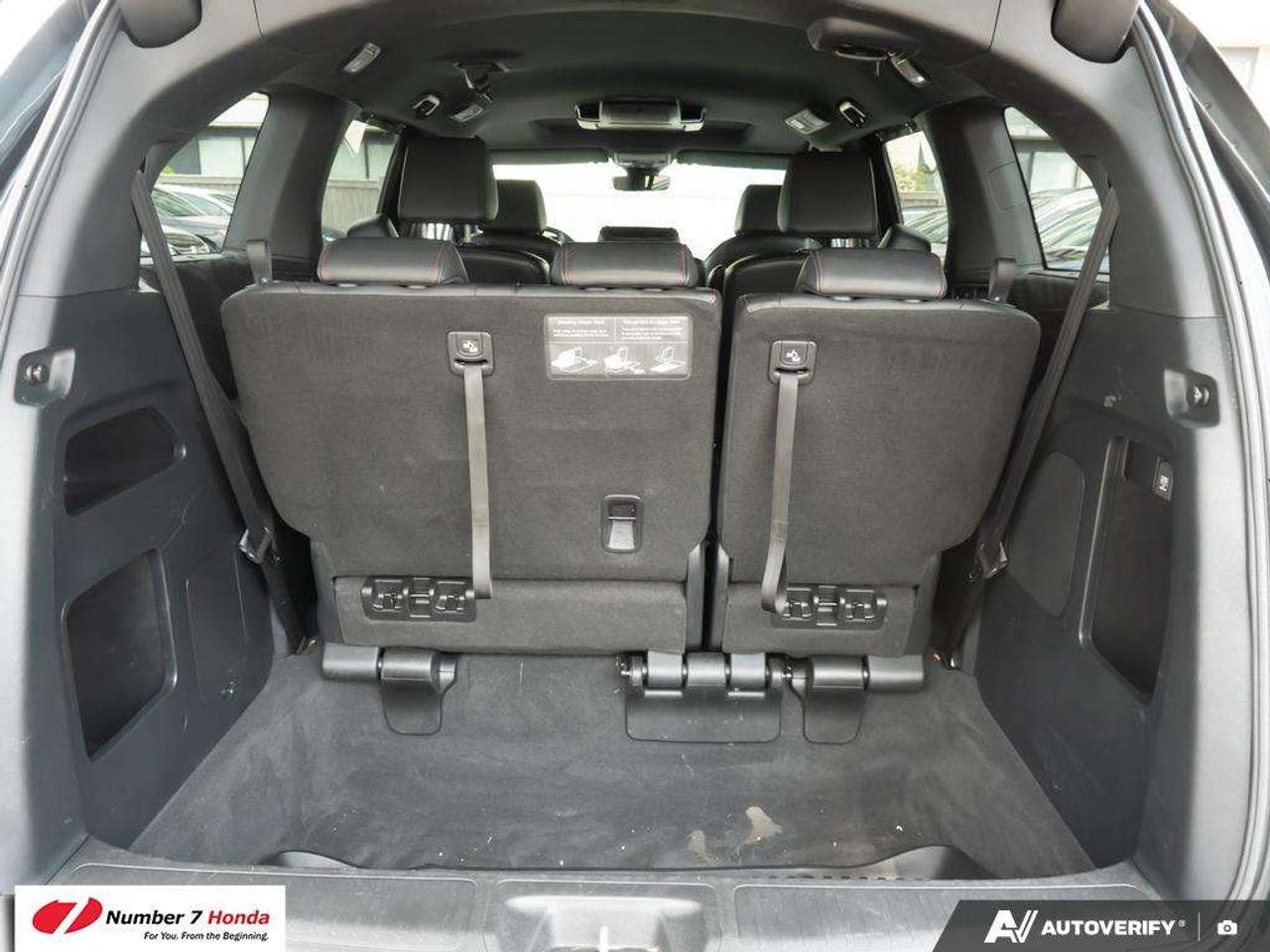2023 Honda Odyssey Black Edition Photo