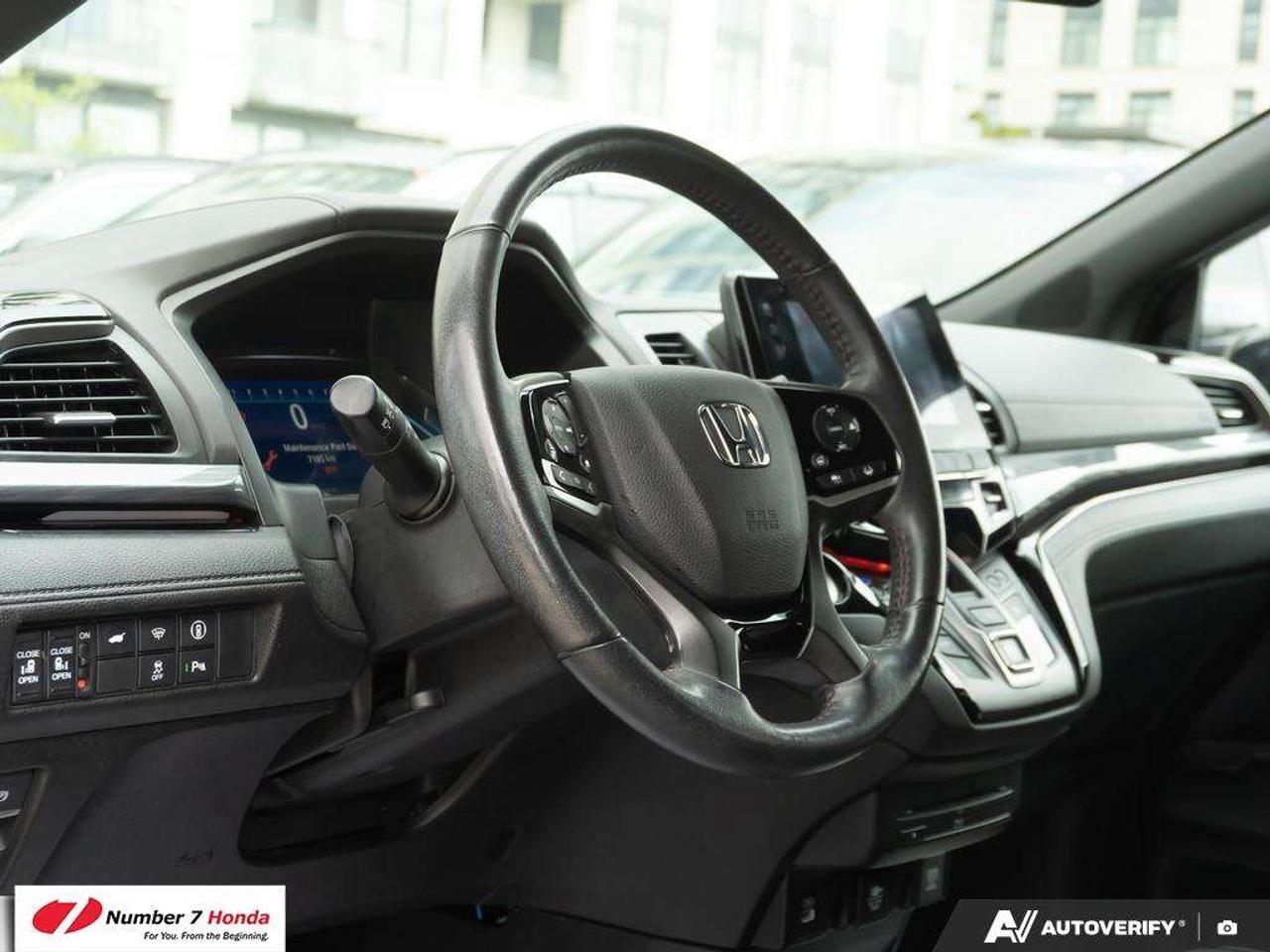 2023 Honda Odyssey Black Edition Photo