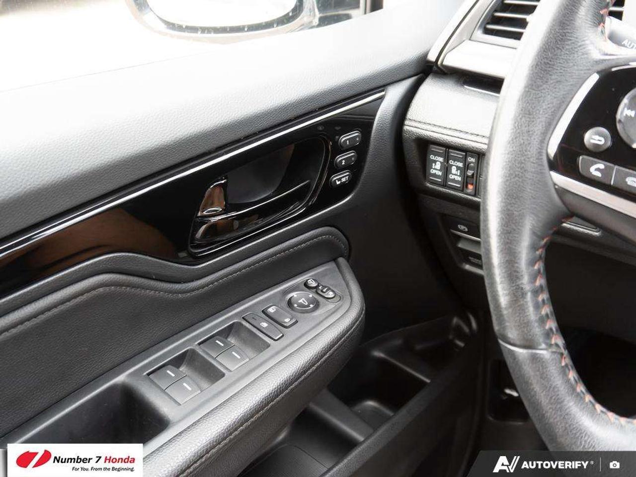 2023 Honda Odyssey Black Edition Photo