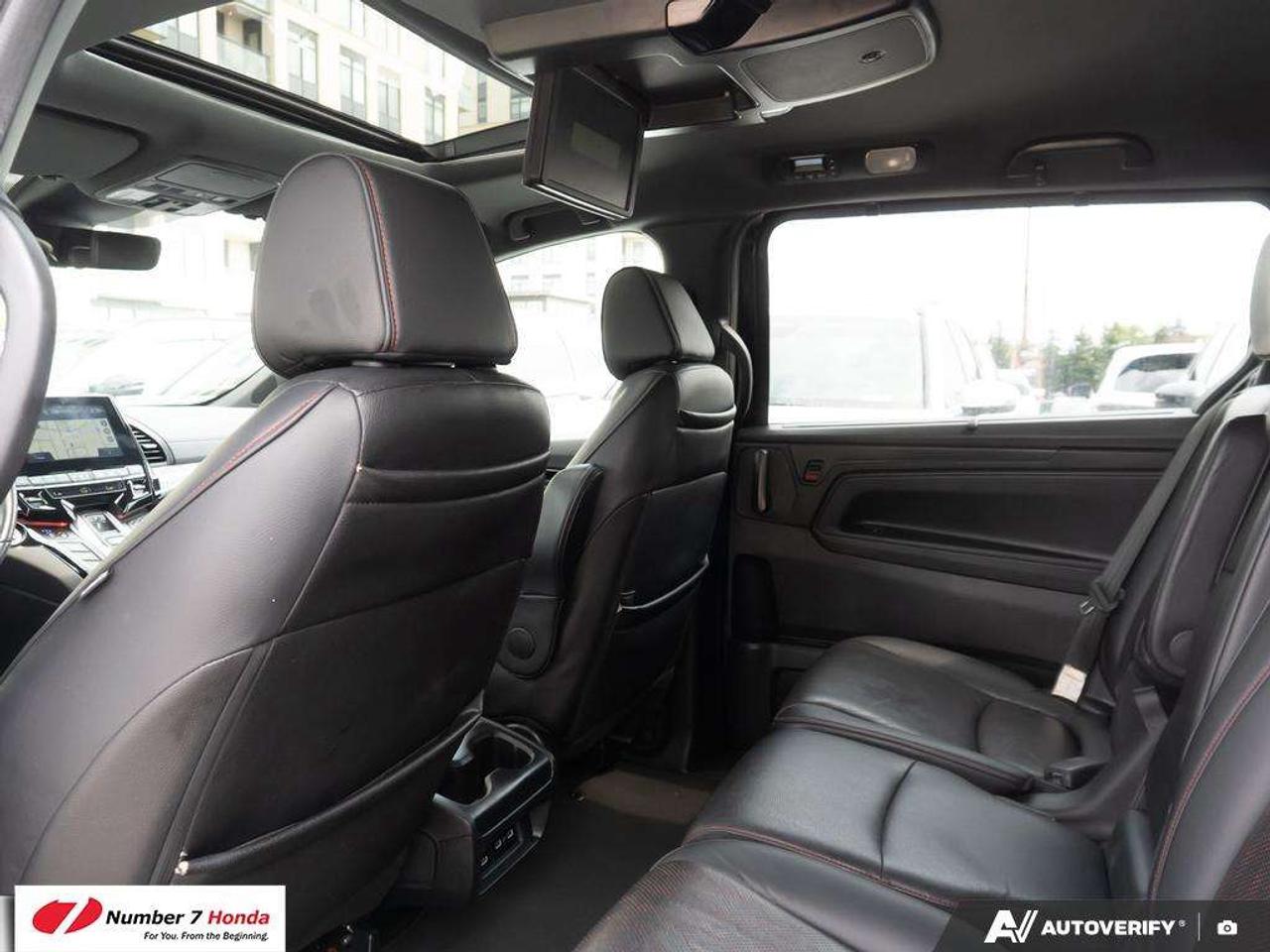 2023 Honda Odyssey Black Edition Photo
