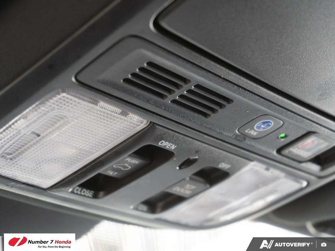 2023 Honda Odyssey Black Edition Photo