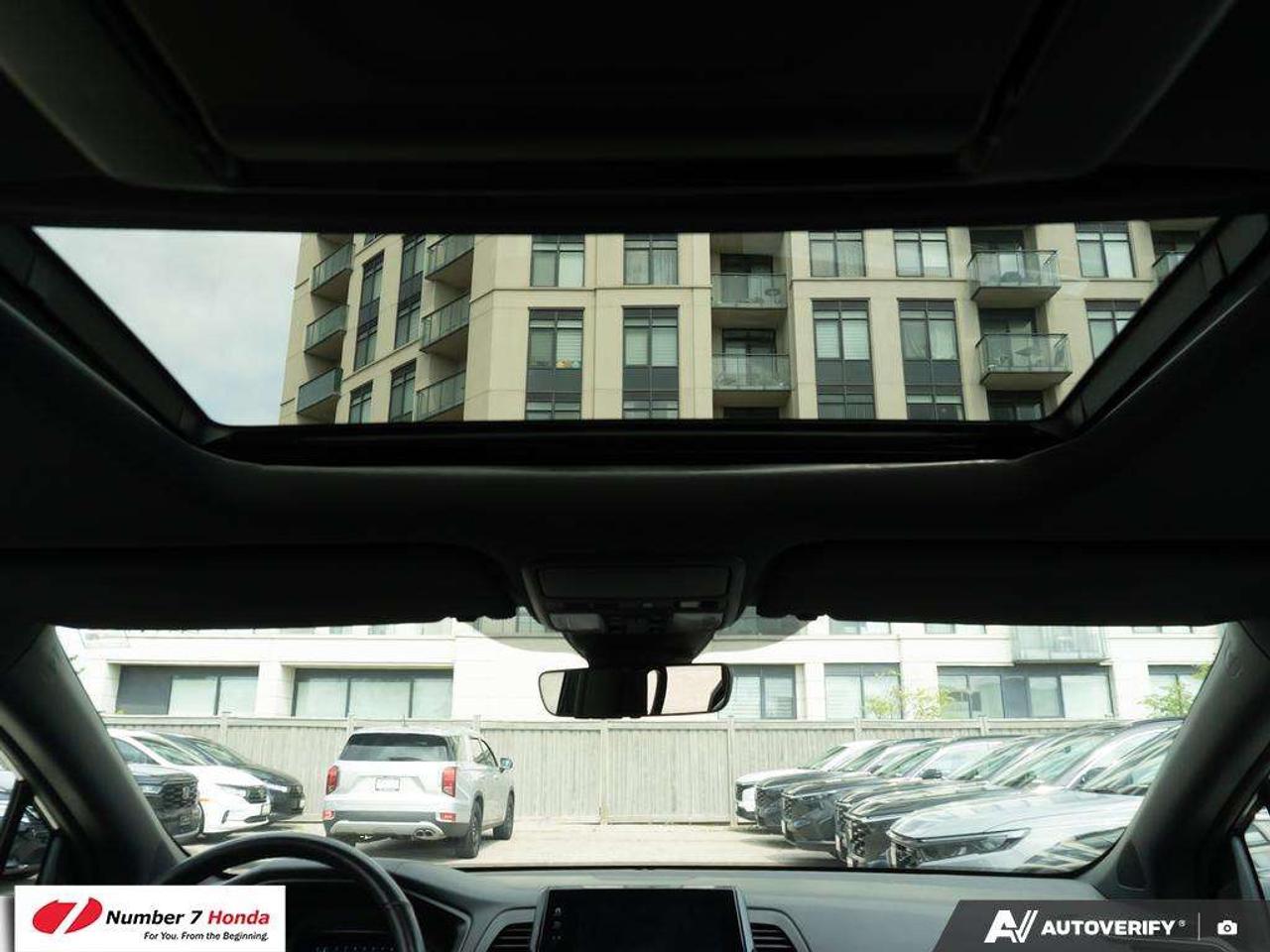 2023 Honda Odyssey Black Edition Photo