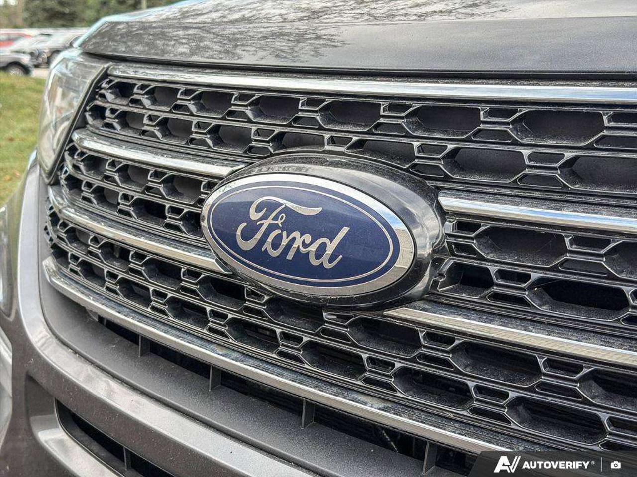 2020 Ford Explorer XLT 4WD Photo0