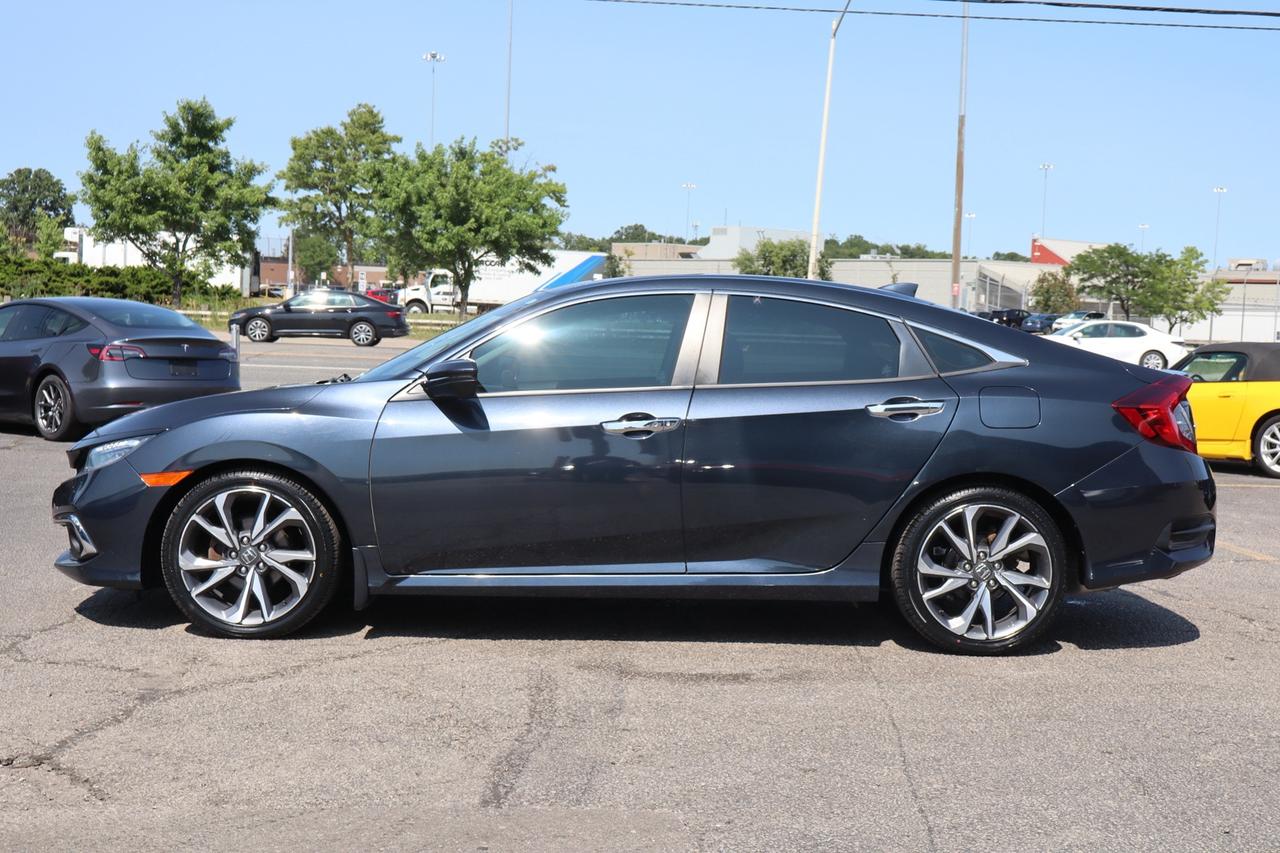 2019 Honda Civic Touring Sedan CVT Photo