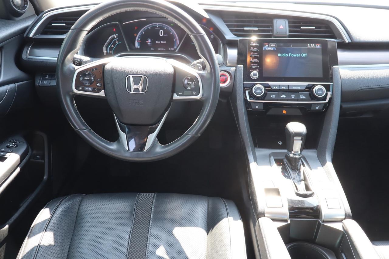 2019 Honda Civic Touring Sedan CVT Photo