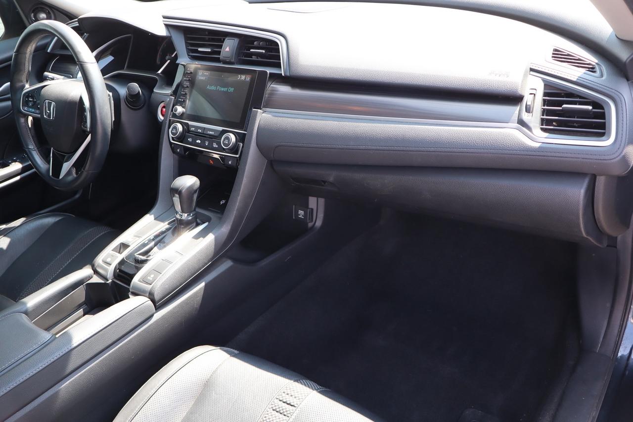 2019 Honda Civic Touring Sedan CVT Photo