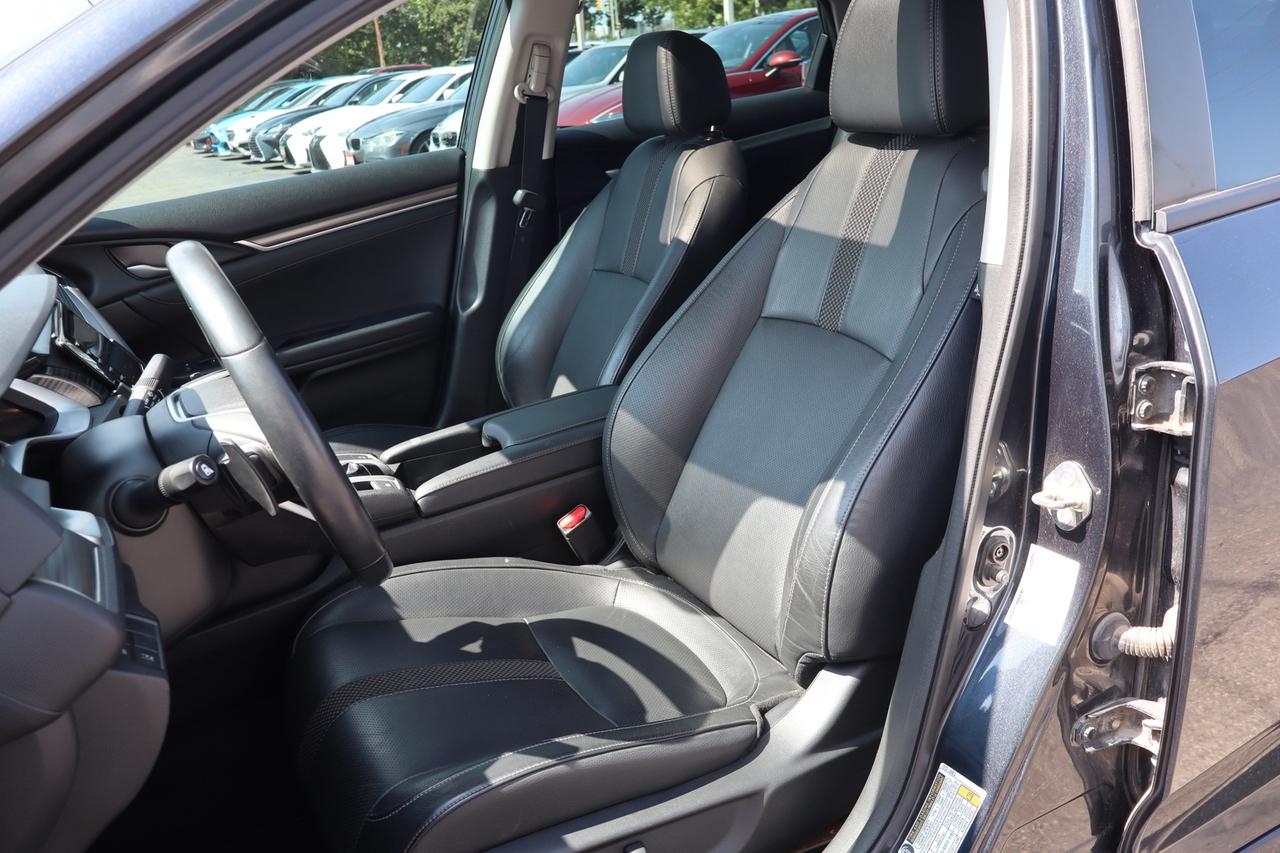 2019 Honda Civic Touring Sedan CVT Photo