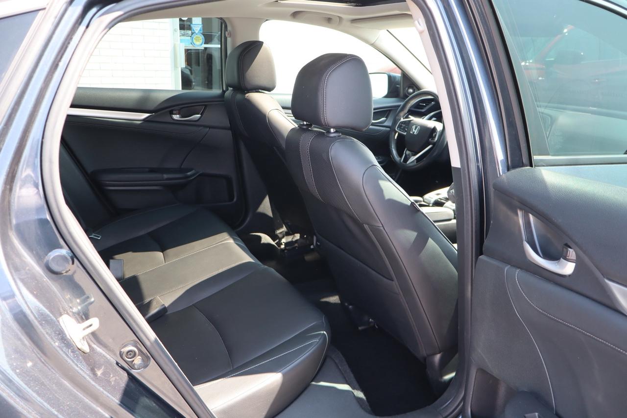 2019 Honda Civic Touring Sedan CVT Photo