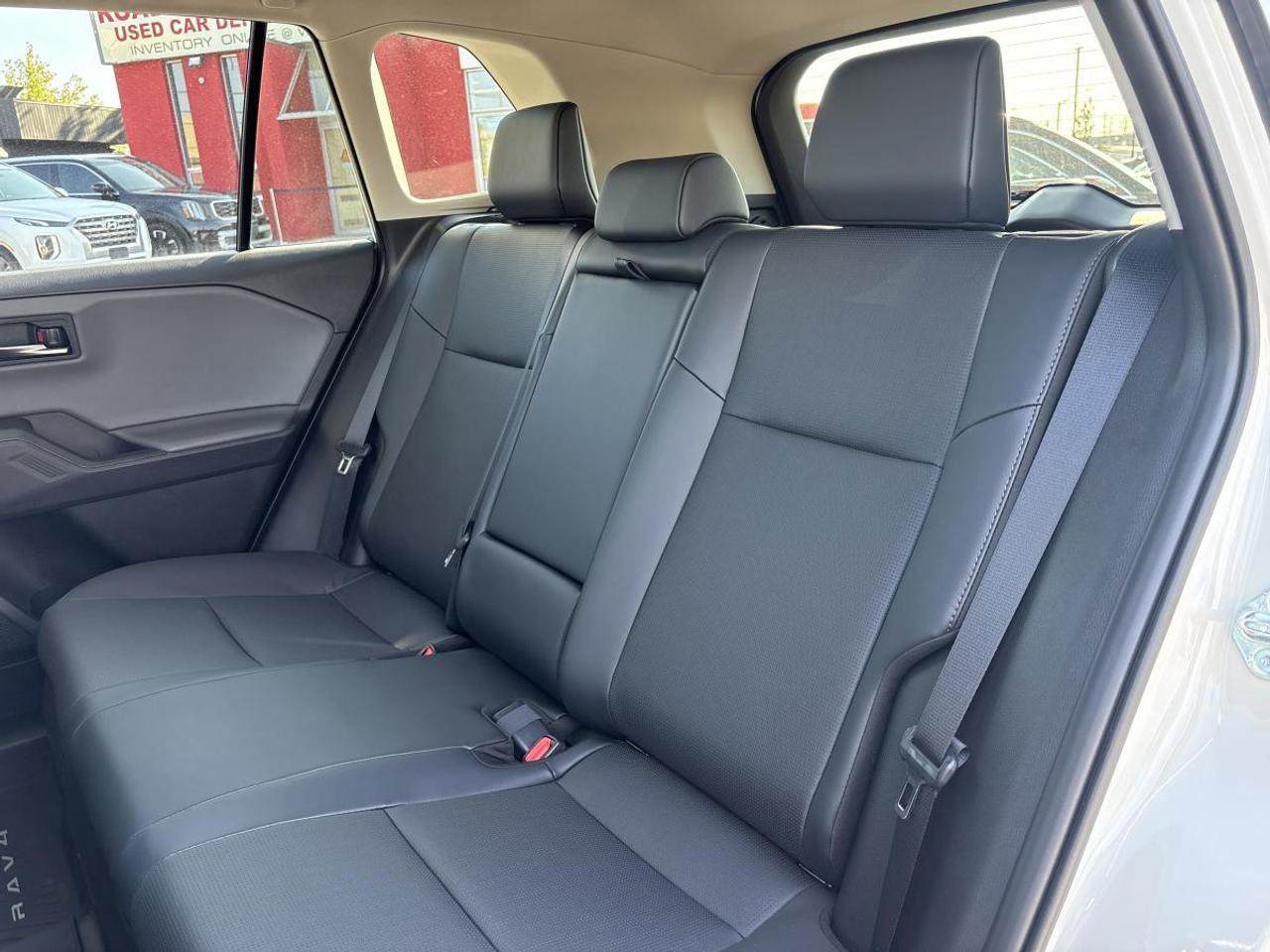 2026 Toyota RAV4 XLE HYBRID Photo