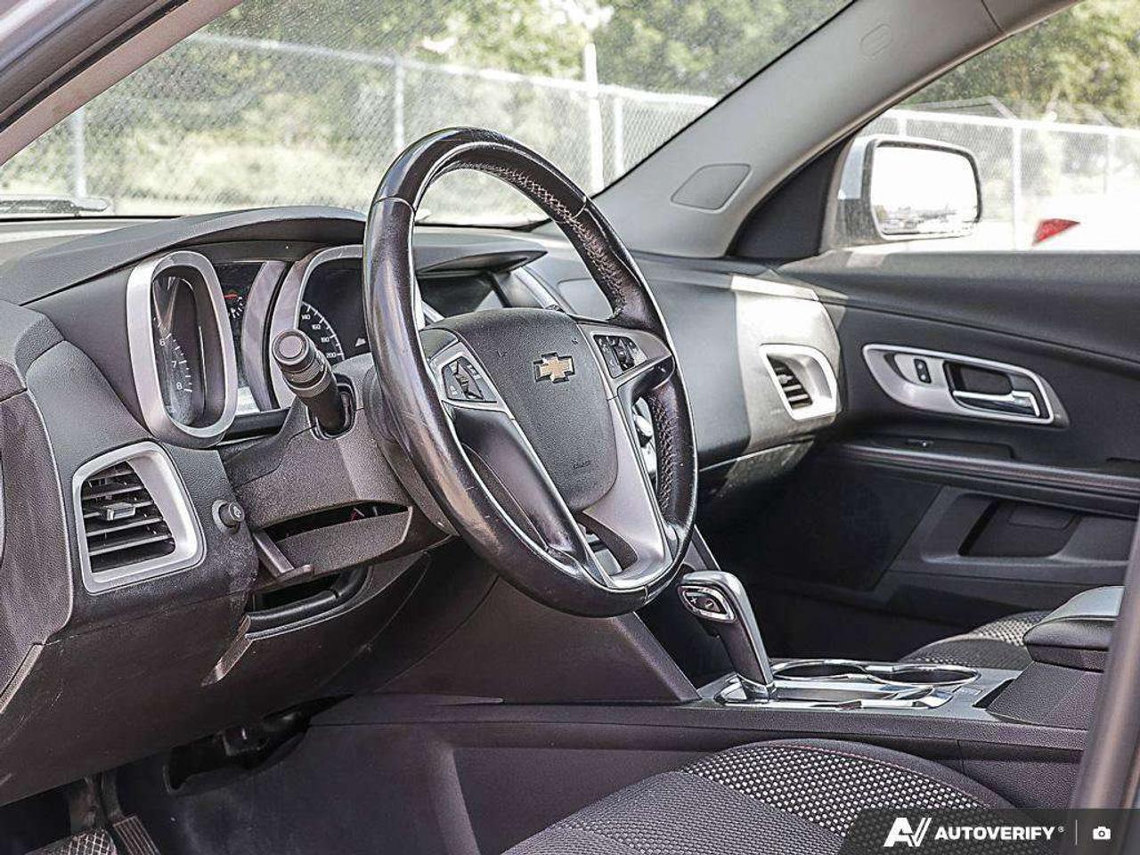 2015 Chevrolet Equinox LT, 2.4L 4-CYL, FWD, ALLOYS, CLOTH, 2-OWNER, AS-TRADED! Photo