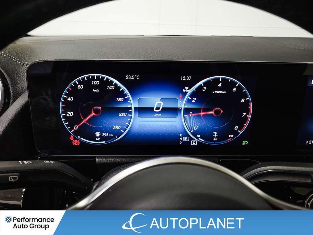 2023 Mercedes-Benz GLA 250 4MATIC, Pano Roof, Back Up Cam, Apple CarPlay! Photo