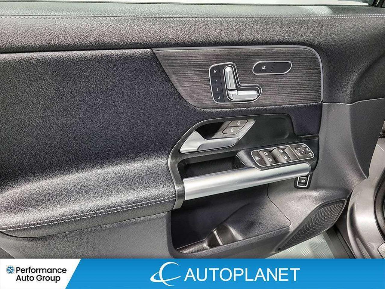 2023 Mercedes-Benz GLA 250 4MATIC, Pano Roof, Back Up Cam, Apple CarPlay! Photo