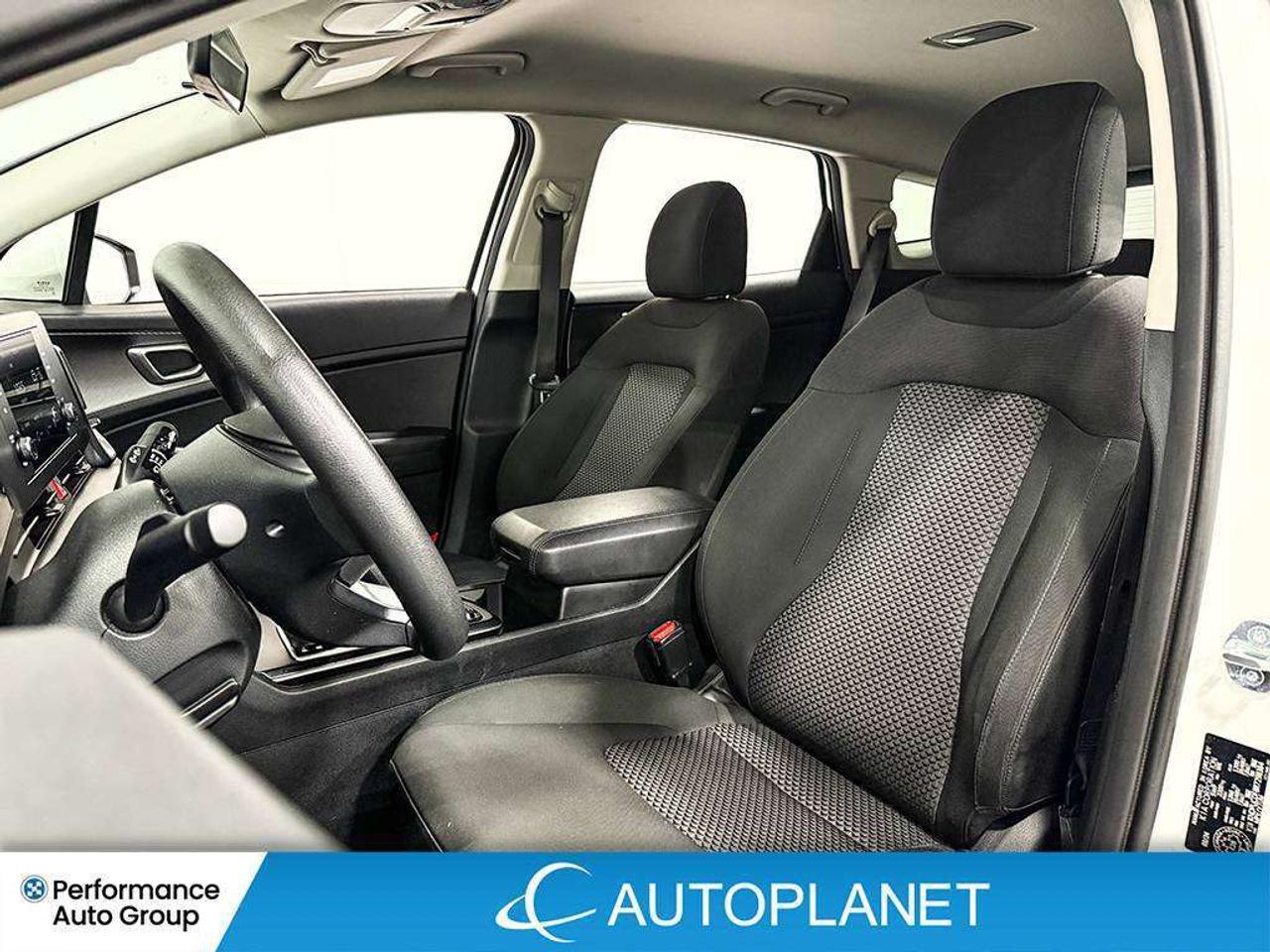 2024 Kia Sportage LX AWD, Back Up Cam, Heated Seats, New Brakes! Photo