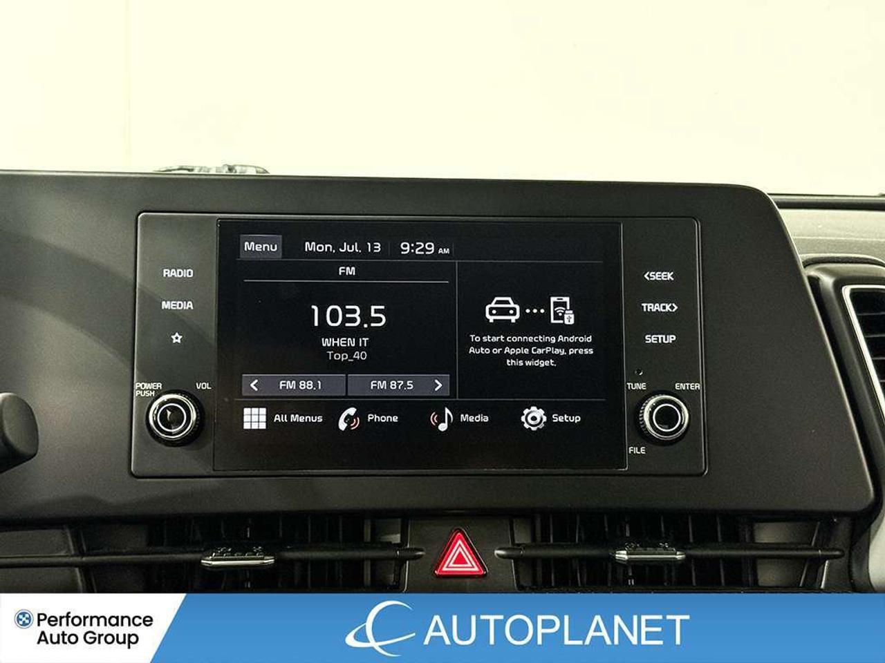 2024 Kia Sportage LX AWD, Back Up Cam, Heated Seats, New Brakes! Photo