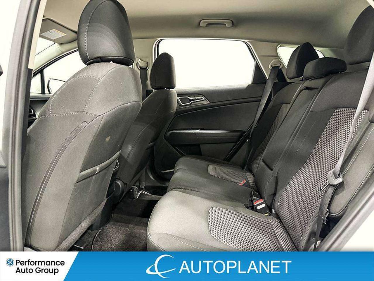 2024 Kia Sportage LX AWD, Back Up Cam, Heated Seats, New Brakes! Photo
