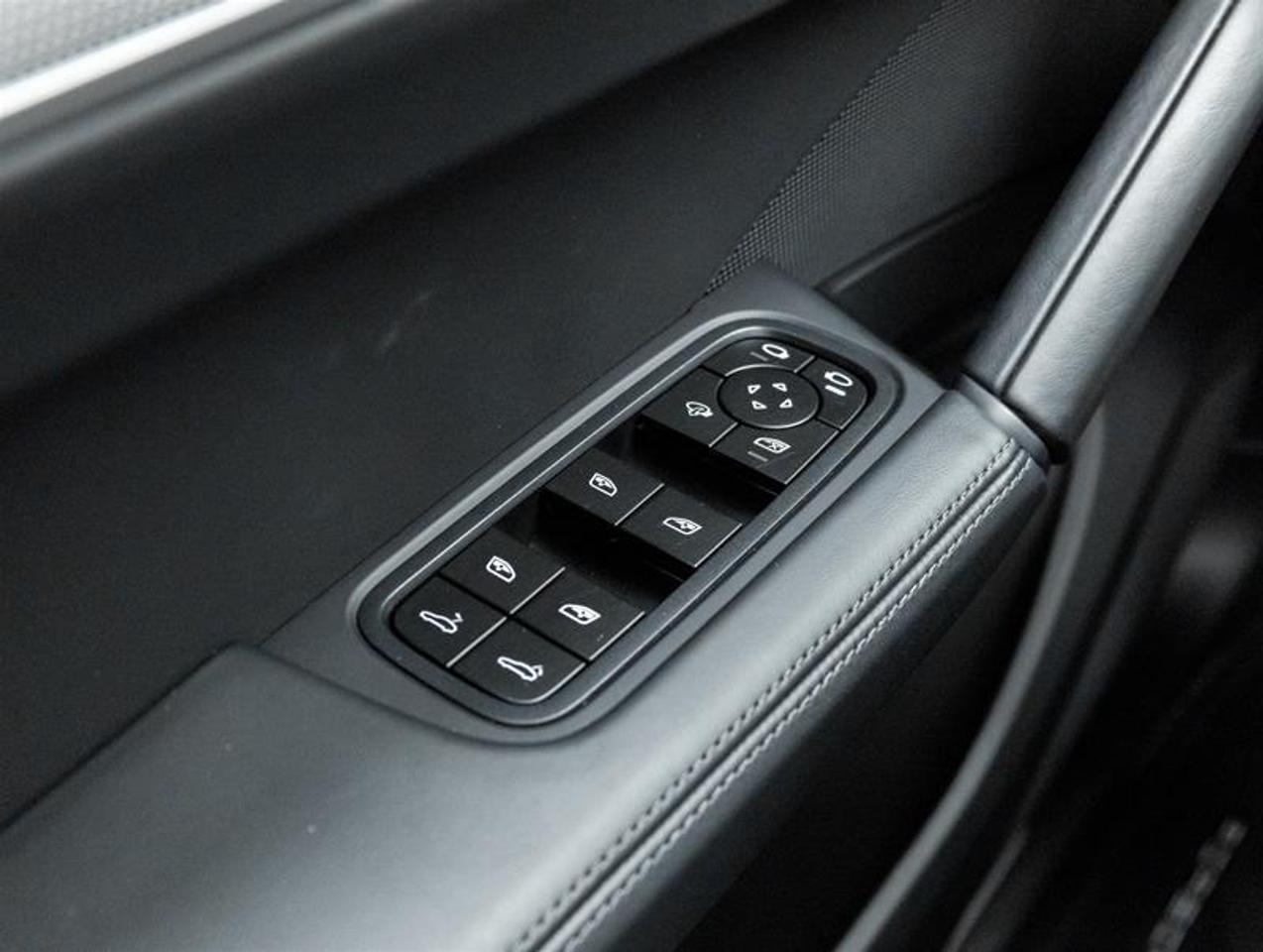 2026 Porsche Cayenne  Photo