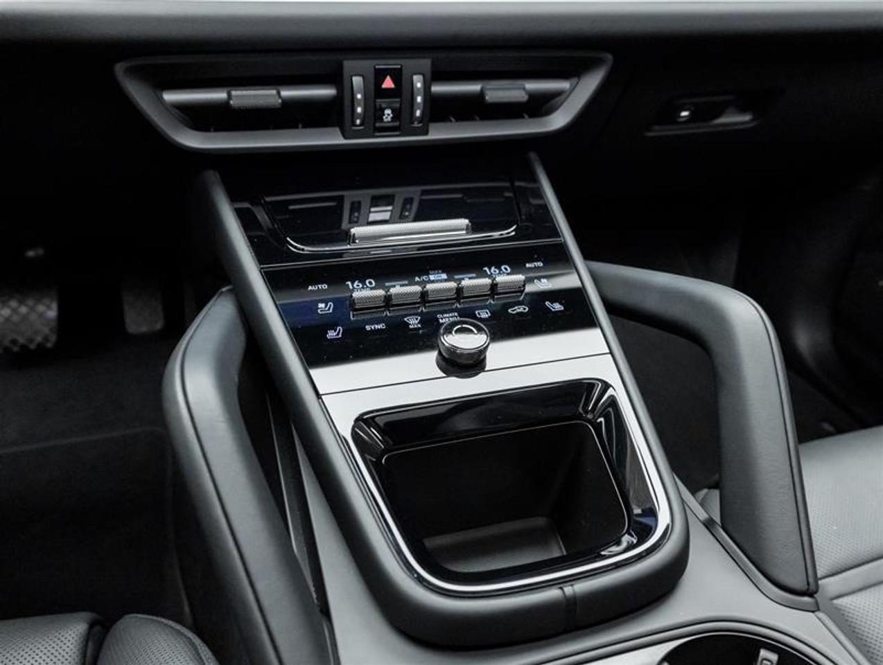 2026 Porsche Cayenne  Photo