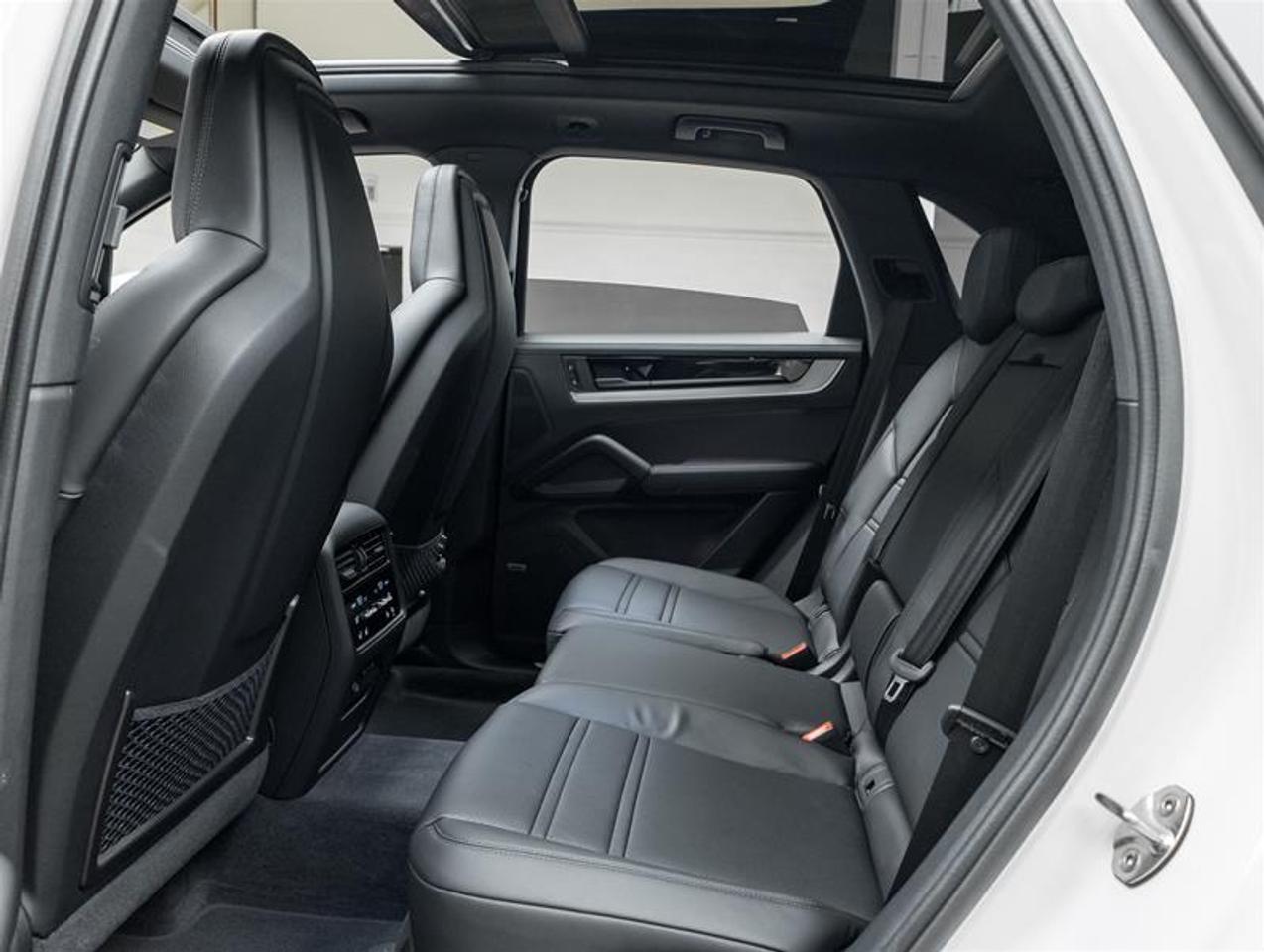 2026 Porsche Cayenne  Photo
