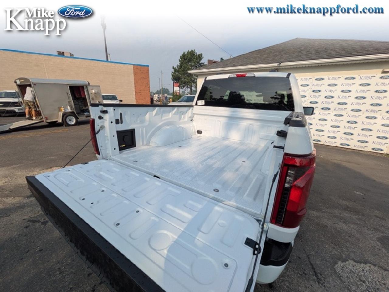 2026 Ford F-150 XLT Photo4