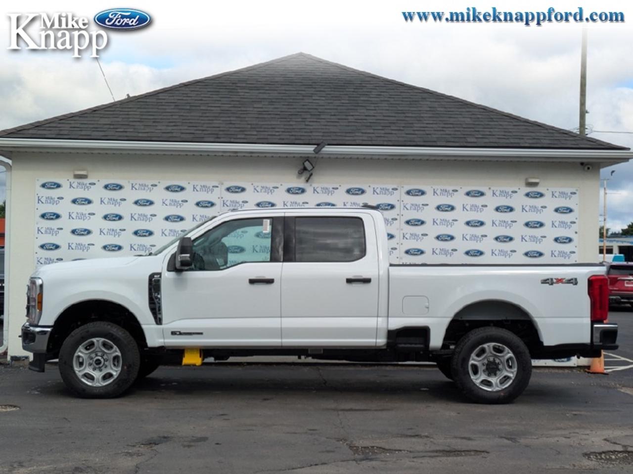 2026 Ford F-350 Super Duty XLT Photo
